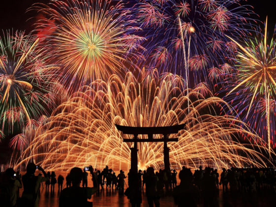 beautiful weddings with impressive fireworks that light up the night sky i